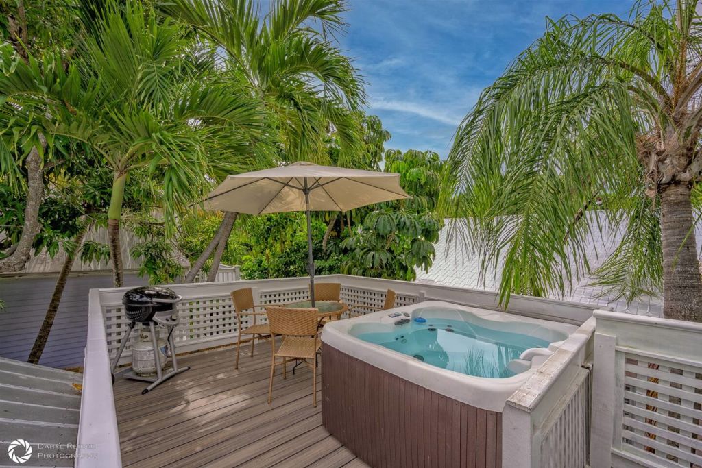 Key West Treetop Studio Group Stay
